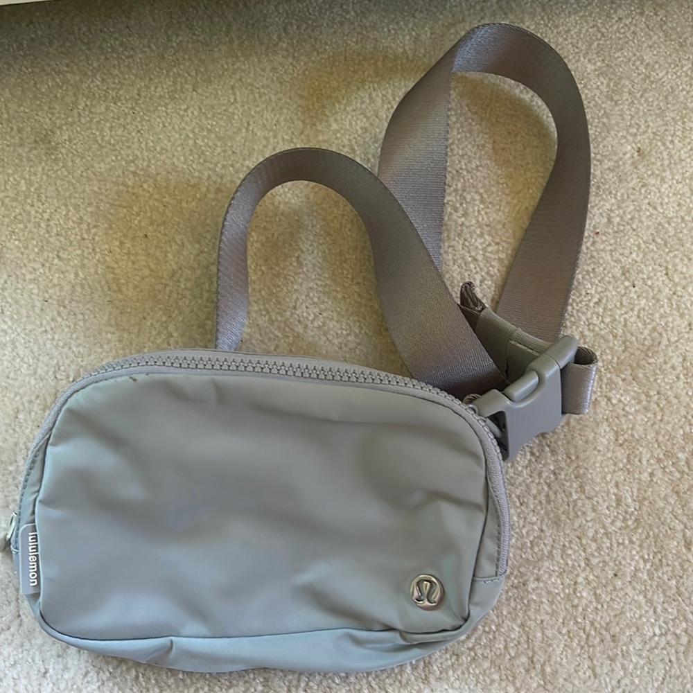 Lululemon Everywhere Belt Bag Gray